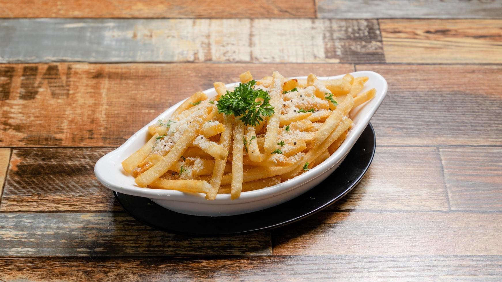 Frytki truflowe z parmezanem i natką